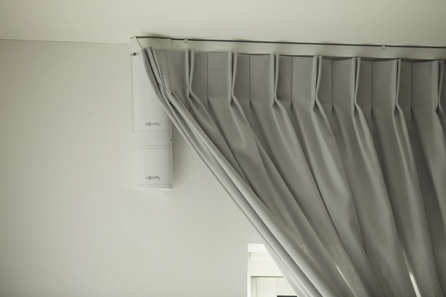 Experience the Ultimate Convenience with the Battery-Powered Somfy Curtain Motor and Track!

Say goodbye to the hassle of hand-drawn tracks and the complexity of hardwired systems. The battery-powered Somfy curtain motor offers a simple, wire-free solution that combines effortless operation with sleek, modern functionality.
