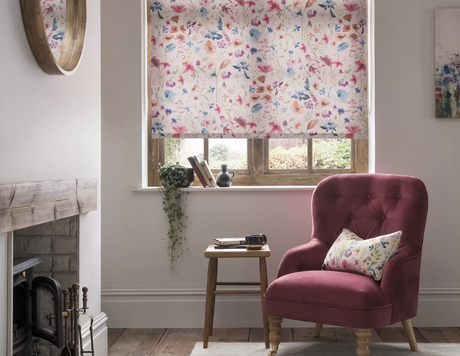 For a sophisticated alternative, our additional range of plains: Glint, Dusk, Lunette and Twilight and printed texture Harris in co-ordinating shades are sure to provide the perfect window solution.
